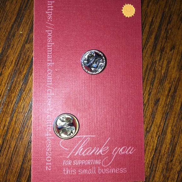 Lot of 2 Brooches Chicken Head and Pineapple Pins - Picture 2 of 3